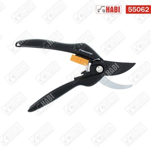 FISKARS SingleStep metszőolló P26