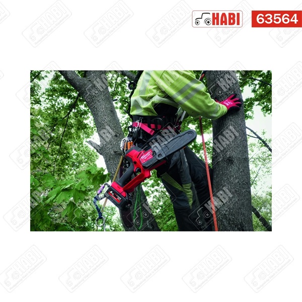 Milwaukee M18FHS20-552 ágvágó láncfűrész 20cm, 2db M18 5,5Ah akkuval és 1db M12-M18 gyorstöltővel